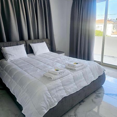 Deluxe Apartment Paphos Exterior foto