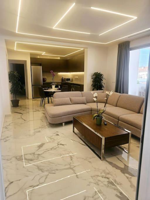 Deluxe Apartment Paphos Exterior foto